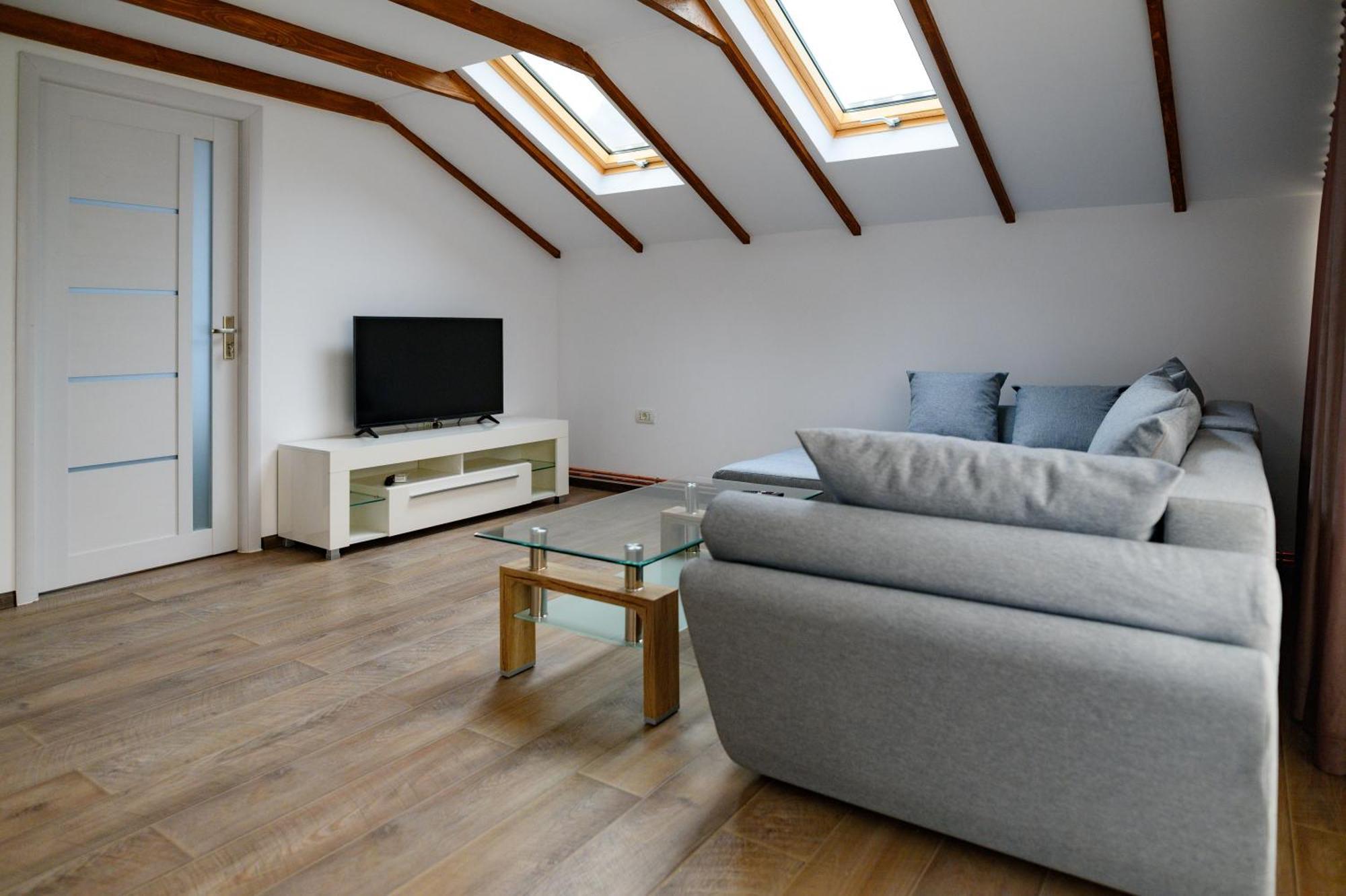 Luxury Attic Villa คูร์ตา เด อาร์เจช ภายนอก รูปภาพ