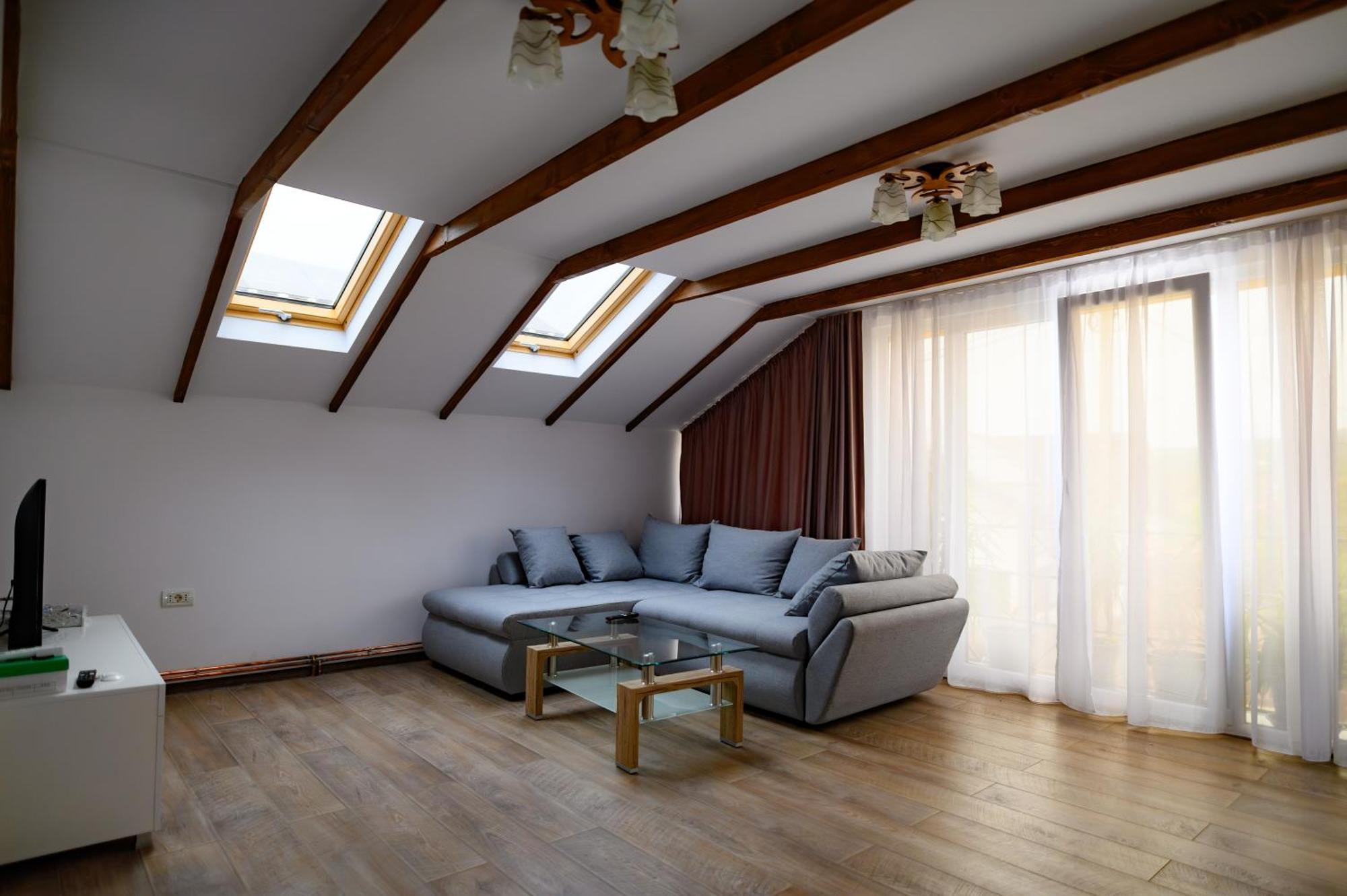 Luxury Attic Villa คูร์ตา เด อาร์เจช ภายนอก รูปภาพ